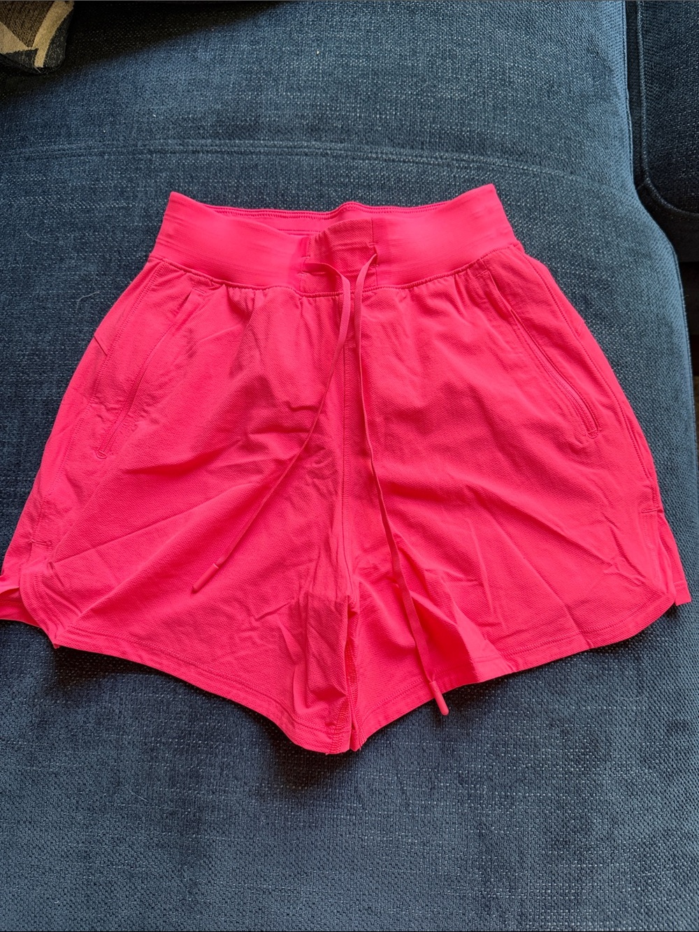 Lululemon *never worn* Women’s Bright Pink Drawstring Running Shorts
